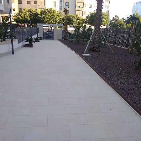 Piso Nuevo Con Piscina Cerca De Parque Familias Y Playa De Appartement Almería
